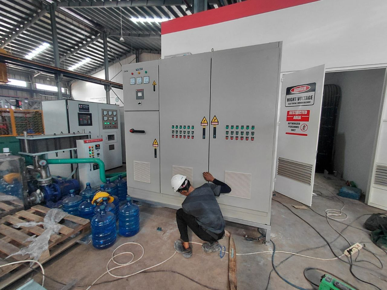 Instalasi panel elektrikal proyek 9